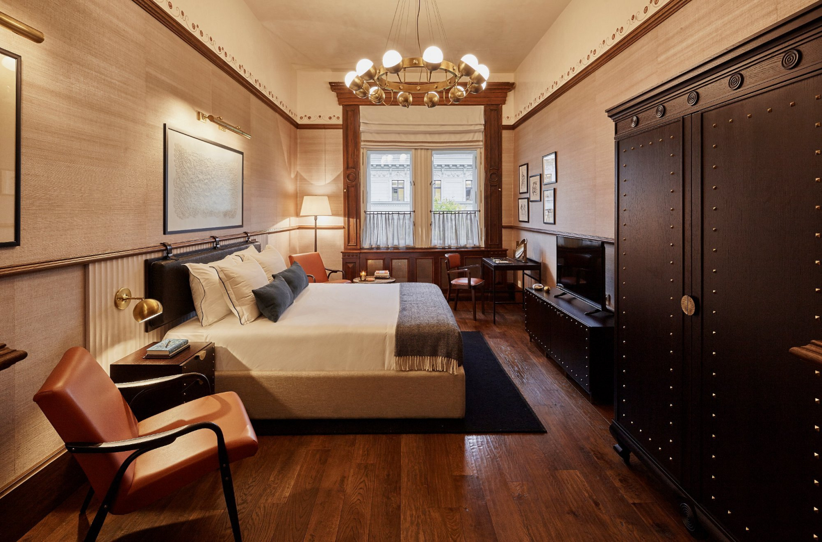 Elegant boutique hotel room at Callas House in Budapest city center Enjoy timeless elegance and modern comfort at Callas House